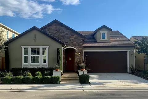 3842 Buckingham Ave, Clovis, CA 93619 photo 1