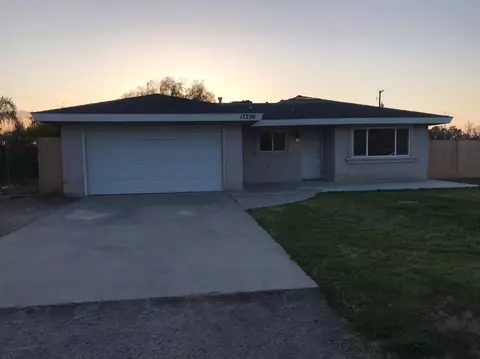 17296 Regal, Madera, CA 93638 photo 1