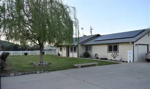 7500 Live Oak Dr, Sanger, CA 93657 photo 1