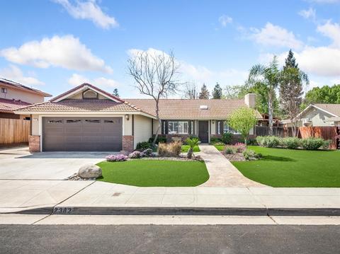 2382 Vartikian Ave, Clovis, CA 93611 photo 1