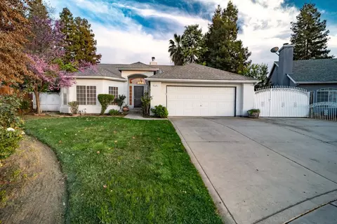 210 W Birch Ave, Clovis, CA 93611 photo 1