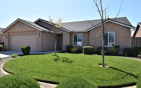 1877 Diamond Ave, Sanger, CA 93657 photo 1