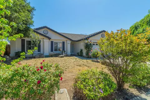 2711 4th St, Sanger, CA 93657 photo 1
