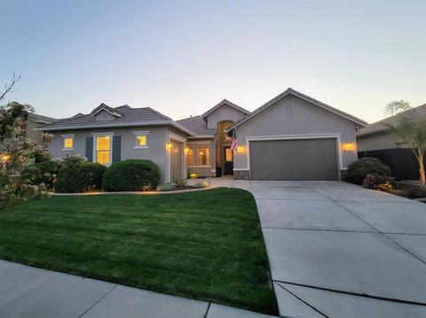 725 Arlington Pl, Lemoore, CA 93245 photo 1