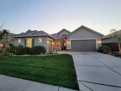 725 Arlington Pl, Lemoore, CA 93245 photo 1