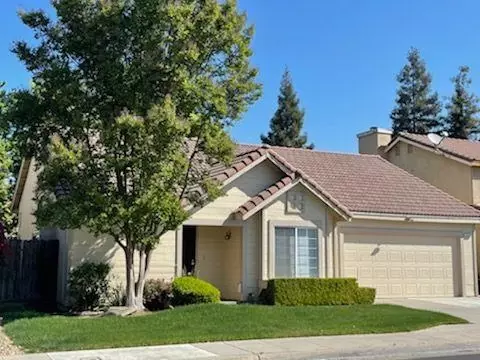 239 W Fallbrook Ave, Clovis, CA 93611 photo 1
