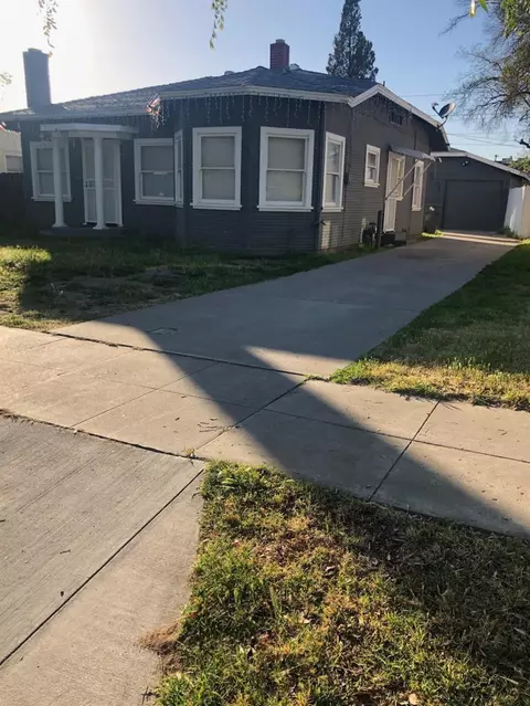 819 W 4th St, Madera, CA 93637 photo 1