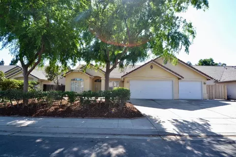 452 W Fallbrook Ave, Clovis, CA 93611 photo 1