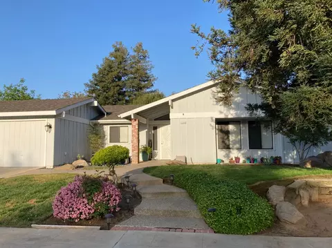 1719 Ash Ave, Clovis, CA 93611 photo 1