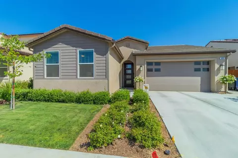 4089 Bellaire Ave, Clovis, CA 93619 photo 1
