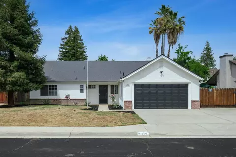 273 W Fremont Ave, Clovis, CA 93612 photo 1