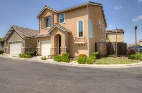 3089 Aerial Ln, Clovis, CA 93619 photo 1