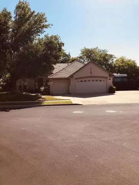 1253 Coventry Ave, Clovis, CA 93611 photo 1