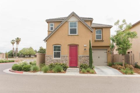 1313 Joy Dr, Clovis, CA 93619 photo 1