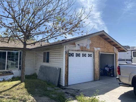 578 S Siskiyou Ave, Kerman, CA 93630 photo 1