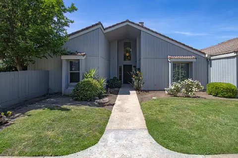 1808 Cougar Ln, Clovis, CA 93611 photo 1