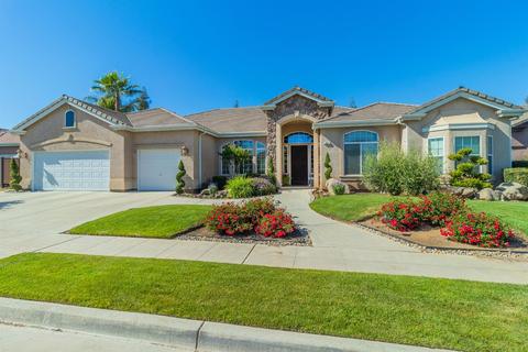 667 W Omaha Ave, Clovis, CA 93619 photo 1