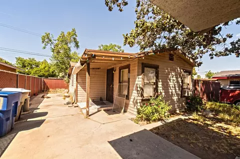 4569 E Inyo St, Fresno, CA 93702 photo 1