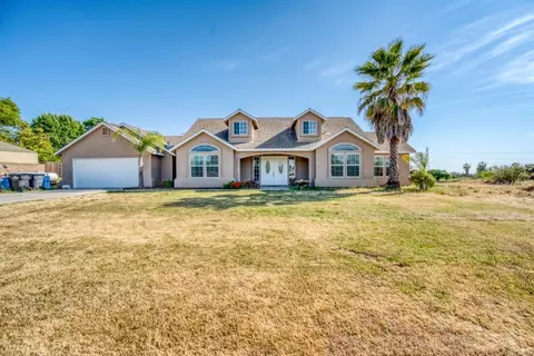 25582 Summit Dr, Madera, CA 93638 photo 1