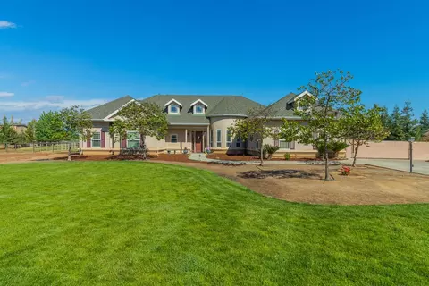 11128 E Dayton Ave, Sanger, CA 93657 photo 1