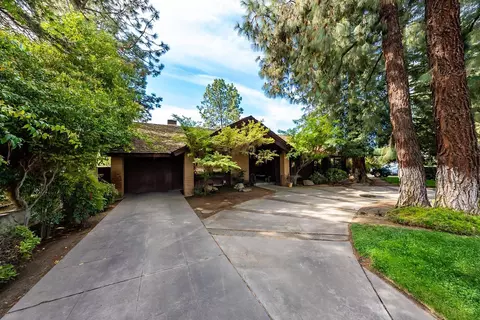 105 S Park Dr, Madera, CA 93637 photo 1