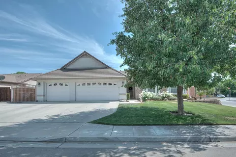2902 Santa Ana Ave, Clovis, CA 93611 photo 1