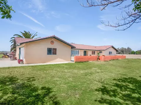 16210 18th Ave, Lemoore, CA 93245 photo 1