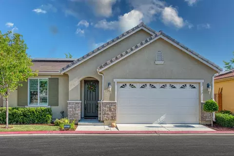 3021 Glacier Ln, Clovis, CA 93619 photo 1