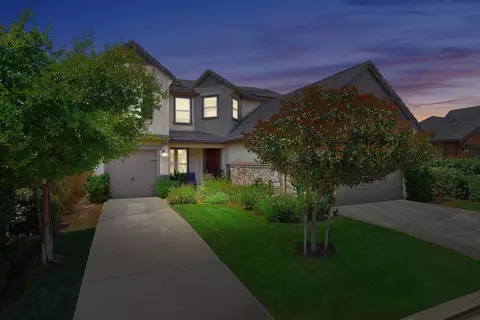 1652 N Broadbent Ln, Clovis, CA 93619 photo 1