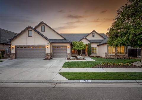 1724 N Cherry Ln, Clovis, CA 93619 photo 1