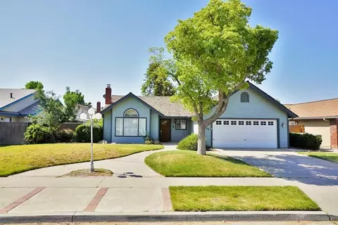 957 Elderwood Ln, Lemoore, CA 93245 photo 1