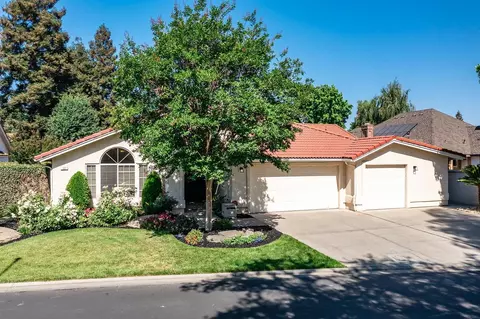 22 Pointe W, Madera, CA 93637 photo 1