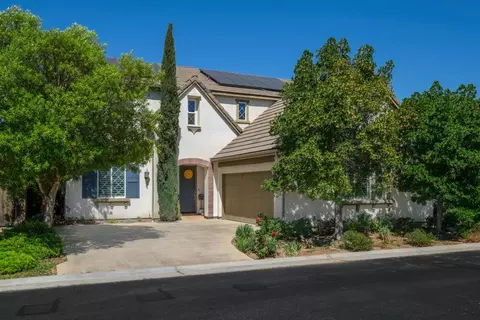 1751 N Connery Ln, Clovis, CA 93619 photo 1