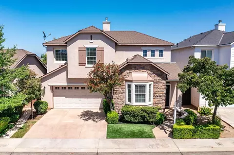 1743 N Mont Blanc Ln, Clovis, CA 93619 photo 1