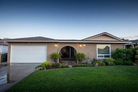 496 W Scott Ave, Clovis, CA 93612 photo 1