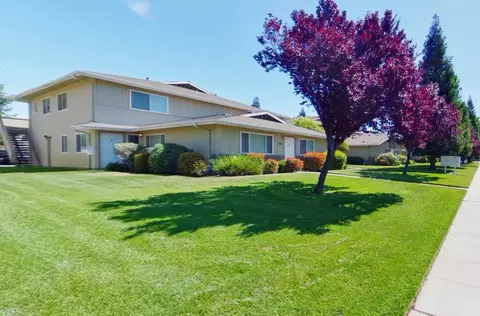 441 W Santa Ana Ave #2, Clovis, CA 93612 photo 1