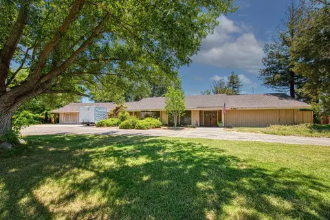 2496 Ashcroft Ave, Clovis, CA 93611 photo 1