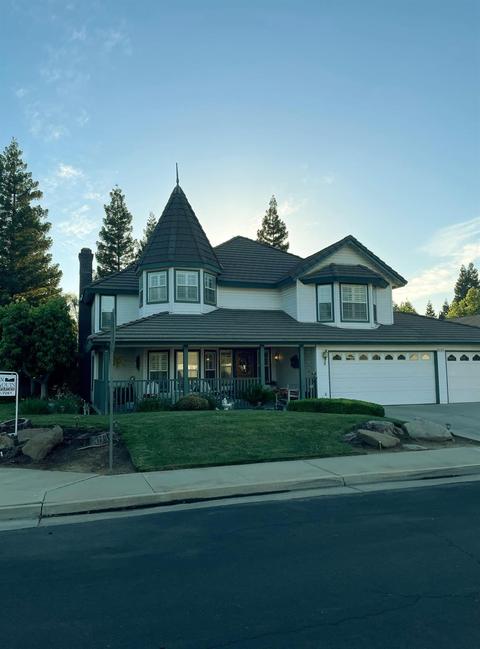 295 Post Ave, Sanger, CA 93657 photo 1
