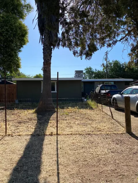 1217 Nebraska Ave, Madera, CA 93638 photo 1