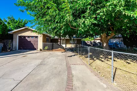 430 Fig St, Madera, CA 93637 photo 1