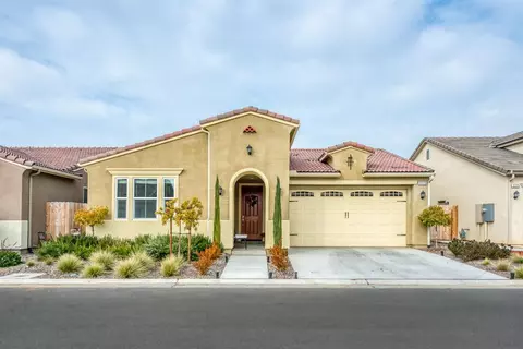 2225 Lombard Ln, Clovis, CA 93619 photo 1