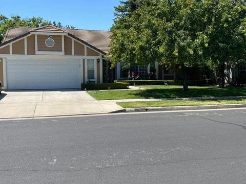 242 W Goshen Ave, Clovis, CA 93611 photo 1