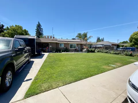15421 W C St, Kerman, CA 93630 photo 1