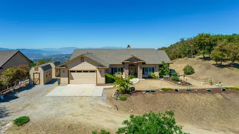 24461 Jacaranda Dr, Tehachapi, CA 93561 photo 1