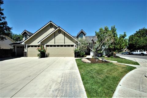 1792 N Dewitt Ave, Clovis, CA 93619 photo 1