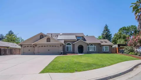 3068 Magnolia Ave, Clovis, CA 93611 photo 1