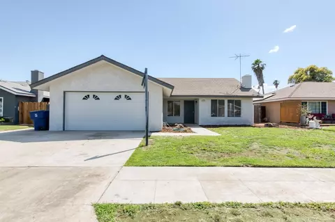2700 Greenwood Dr, Madera, CA 93637 photo 1