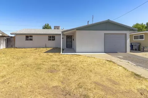 105 Rall Ave, Clovis, CA 93612 photo 1