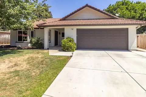 909 Mckelvy Ave, Clovis, CA 93611 photo 1