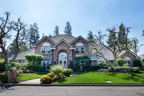 997 E Wimbledon Dr, Fresno, CA 93720 photo 1